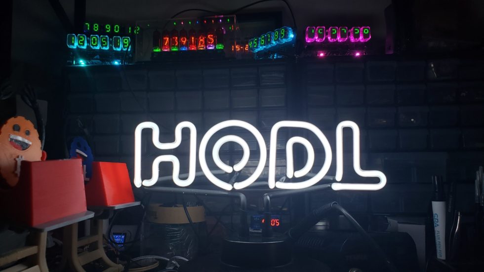 HODL Neon Sign Static